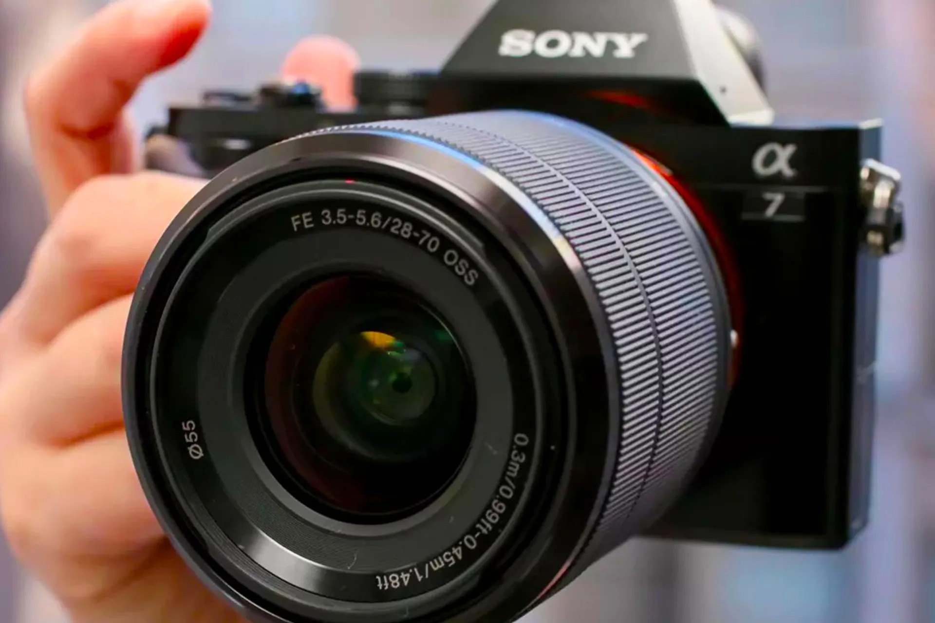 Top_Gadget_Info_Sony-Alpha-ILCE-7-Head-Image